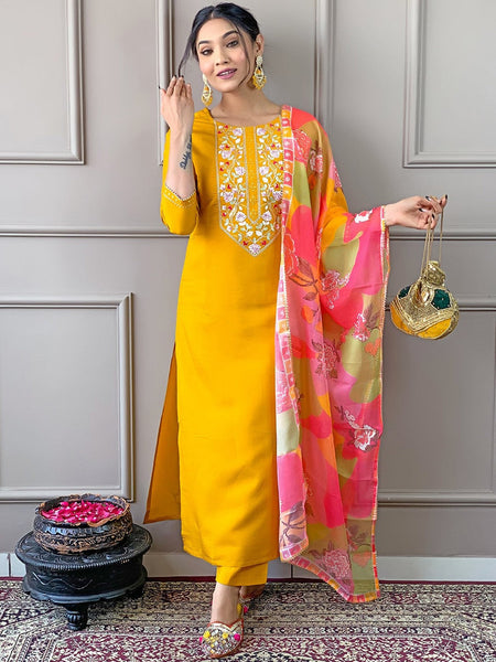 Kurti - Floral Embroidered Kurta Set