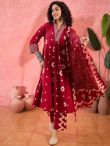 Kurti - Printed V-Neck Pleated Kurta Set