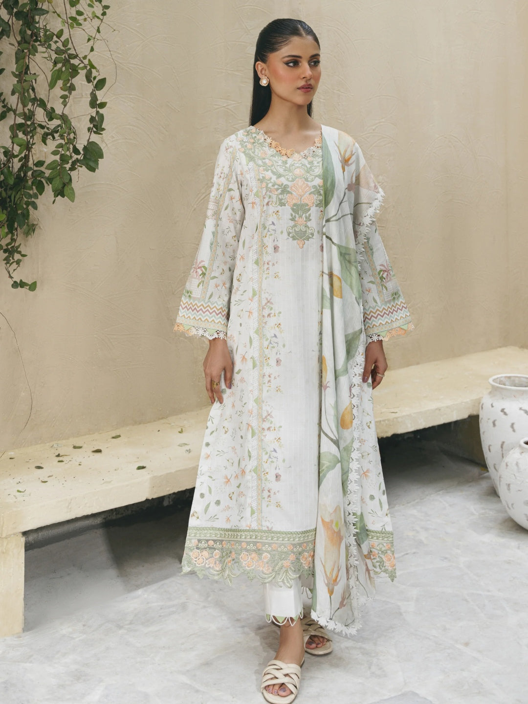 Pakistani Dress White Chikankari Pakistani Dress White Chikankari