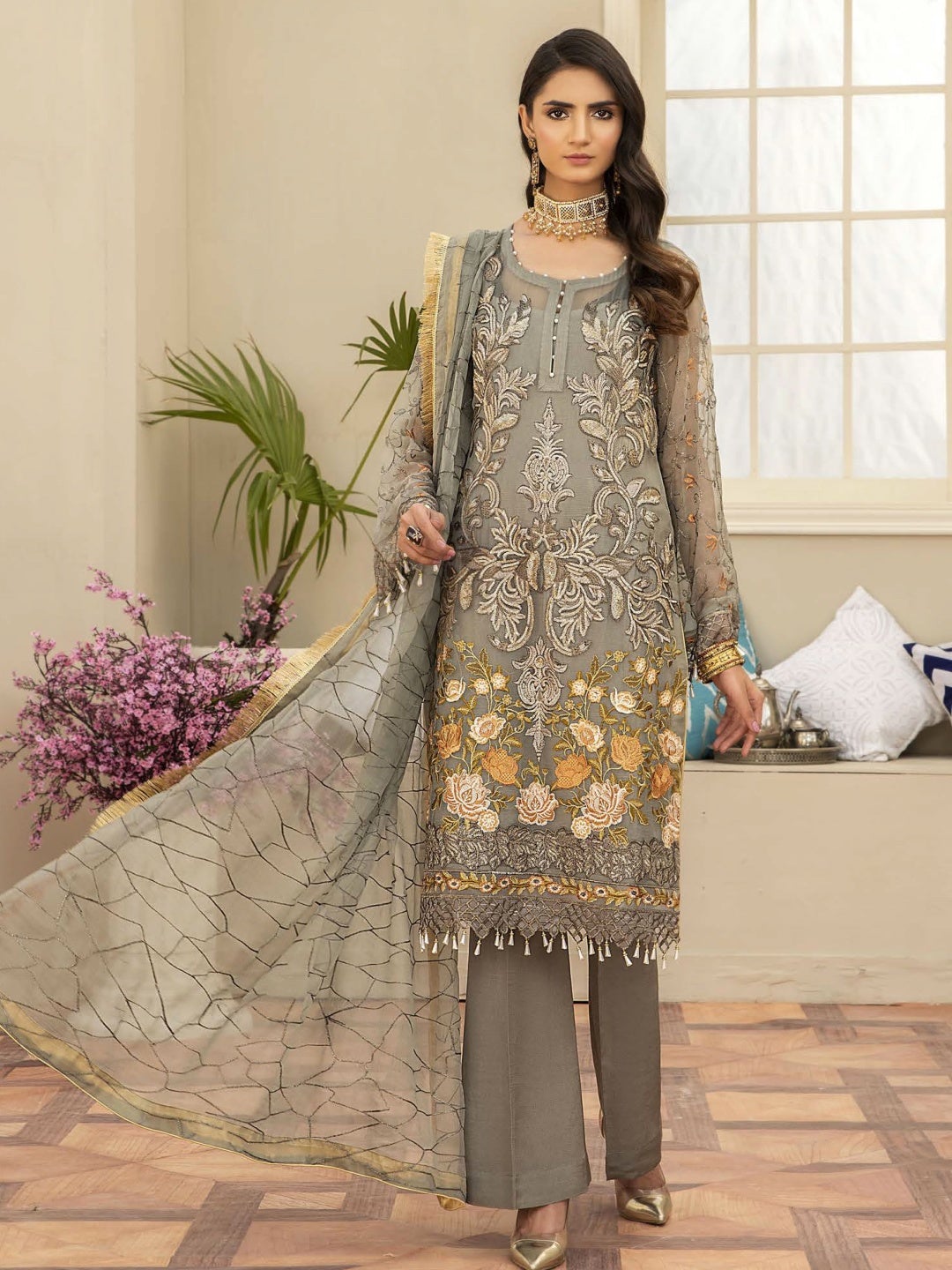 Pakistani Ready Made Dress Suits at Rs 4000 | Pakistani Dresses in Mumbai |  ID: 4386151397